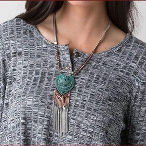 Gimmicks silver snake chain fringe necklace